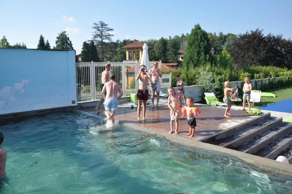 Albergo Ristorante Madonnina Cantello Esterno foto