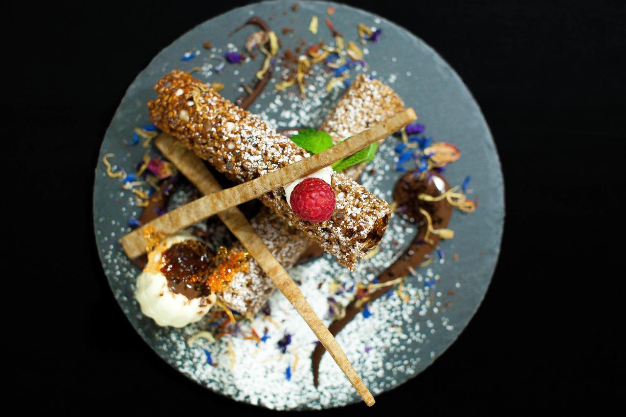 Albergo Ristorante Madonnina Cantello Esterno foto